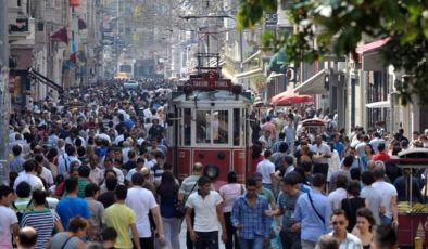 Araştırma: Türk erkekleri kadınlara göre geleneklerine daha bağlı