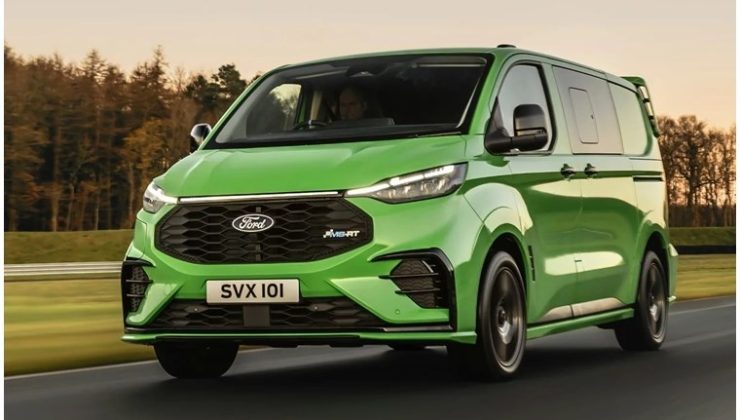 Ford Transit Custom artık yarışçıları da çağırıyor! Bu minibüs beklediğinizden çok daha hızlı….