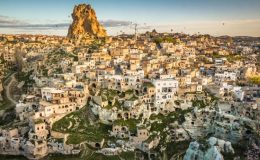 Nevşehir’in kalbinde yer alan peri masalı ilçe: Uçhisar