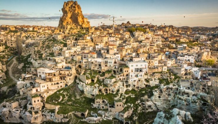 Nevşehir’in kalbinde yer alan peri masalı ilçe: Uçhisar