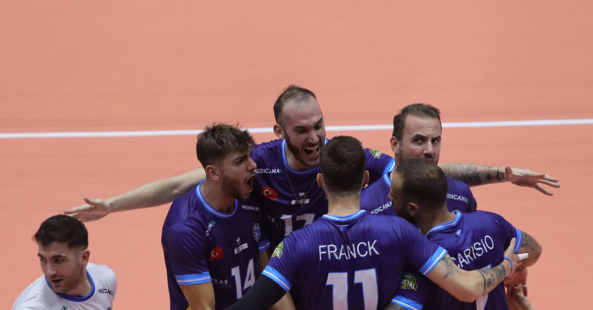 Arkas Spor, gelecek sezon Efeler Ligi’nden çekilme kararı aldı