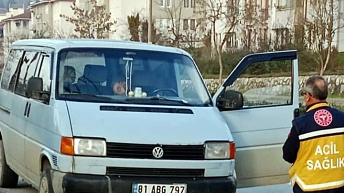 Park etmek istediği minibüsün içerisinde kalp krizi geçirdi!