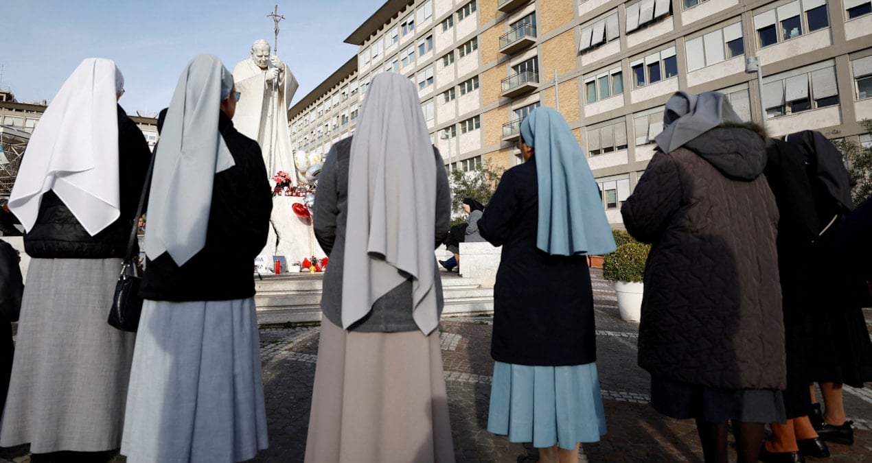 8 gündür hastanede olan Papa, bir ciğeri yarım iken çifte zatürre