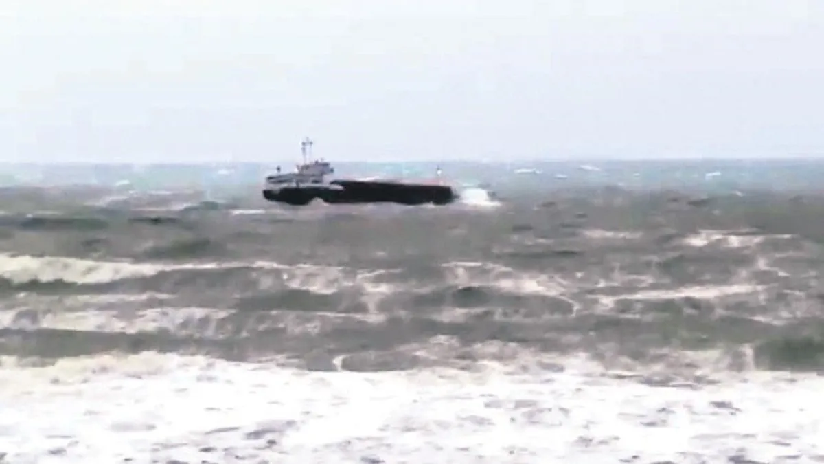 Sürüklenen kuru yük gemisi kurtarıldı